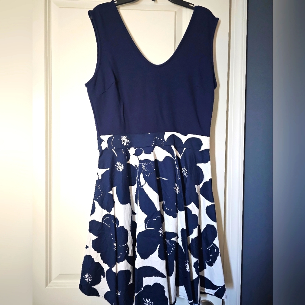 Women's Sleeveless Dress